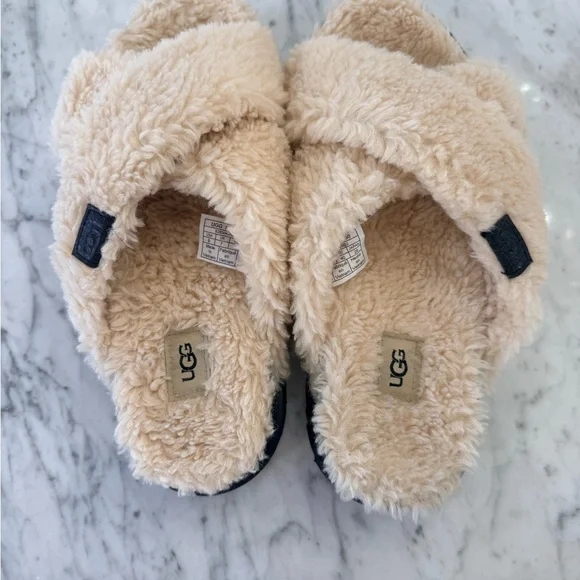 NEW UGG Fuzz Sugar Cross Slides Cream Fuzzy Wool Slippers Women’s Size 9 - Picture 7 of 9